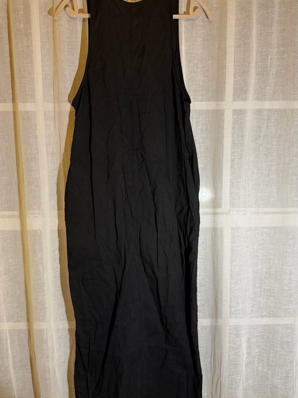 Classic Black Sleeveless V-Neck Maxi Dress
